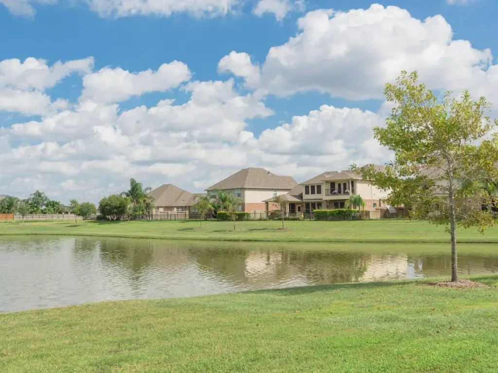 Commercial Roofing in Silverlake Community, Pearland, TX